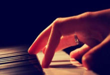 M88官网：[中超]魏震失误送大礼 唐创断球射门得手.